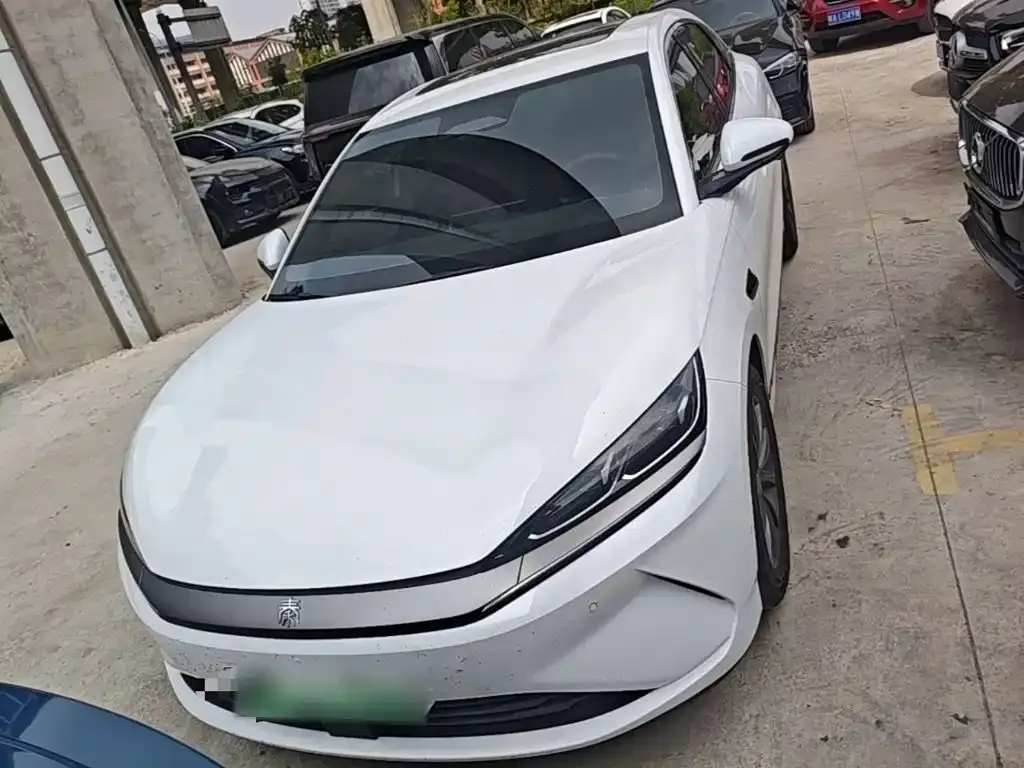 BYD Qin L — фото 10