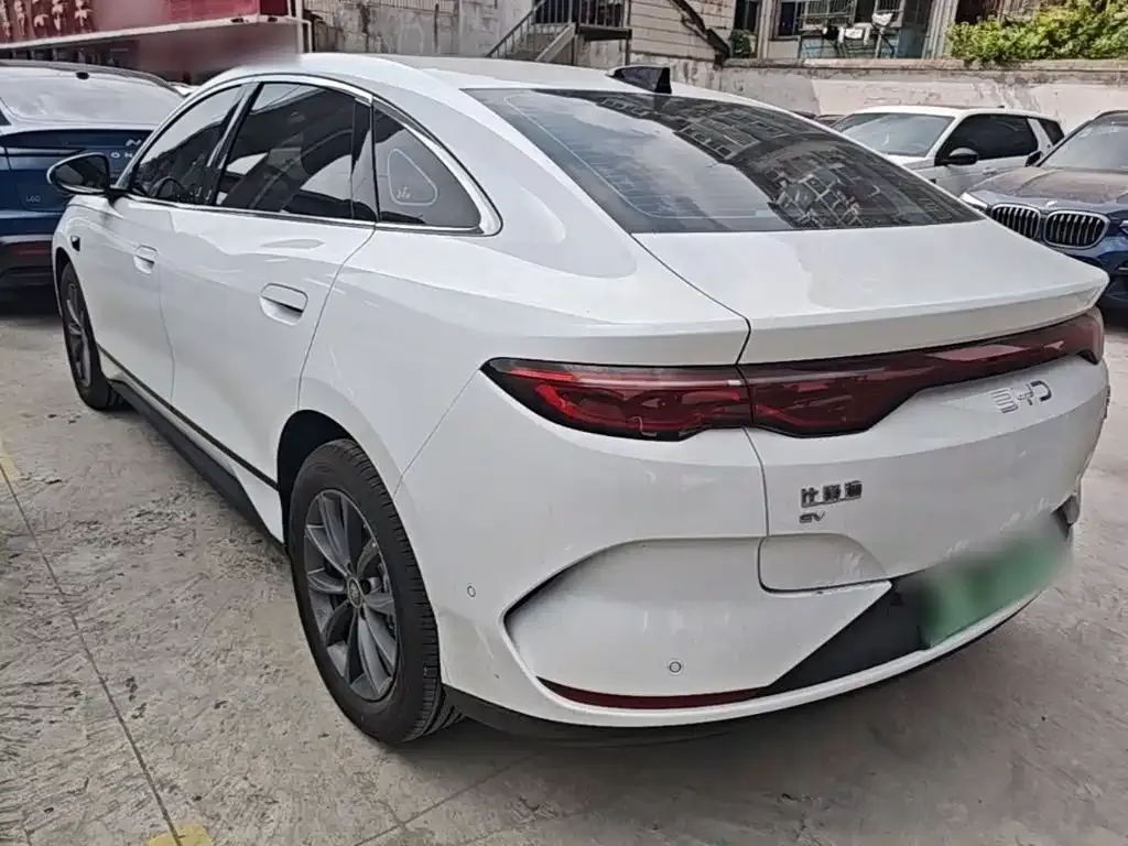 BYD Qin L — фото 7