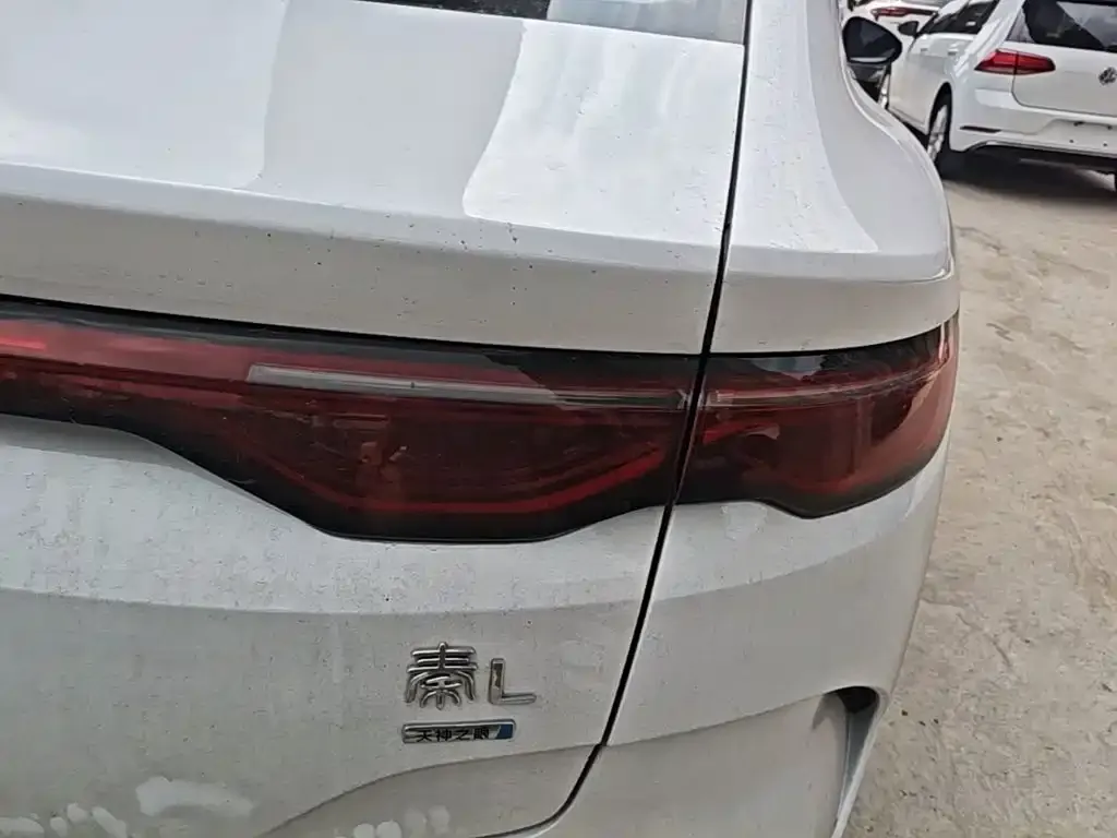 BYD Qin L — фото 9