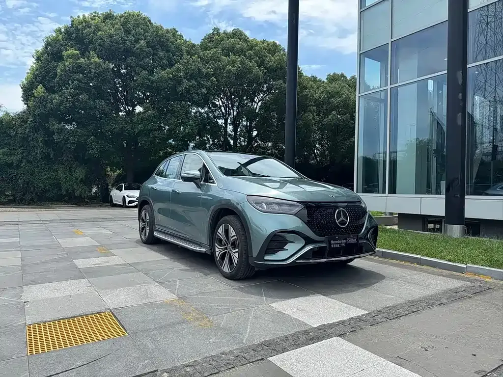 Mercedes-Benz EQE SUV — фото 8