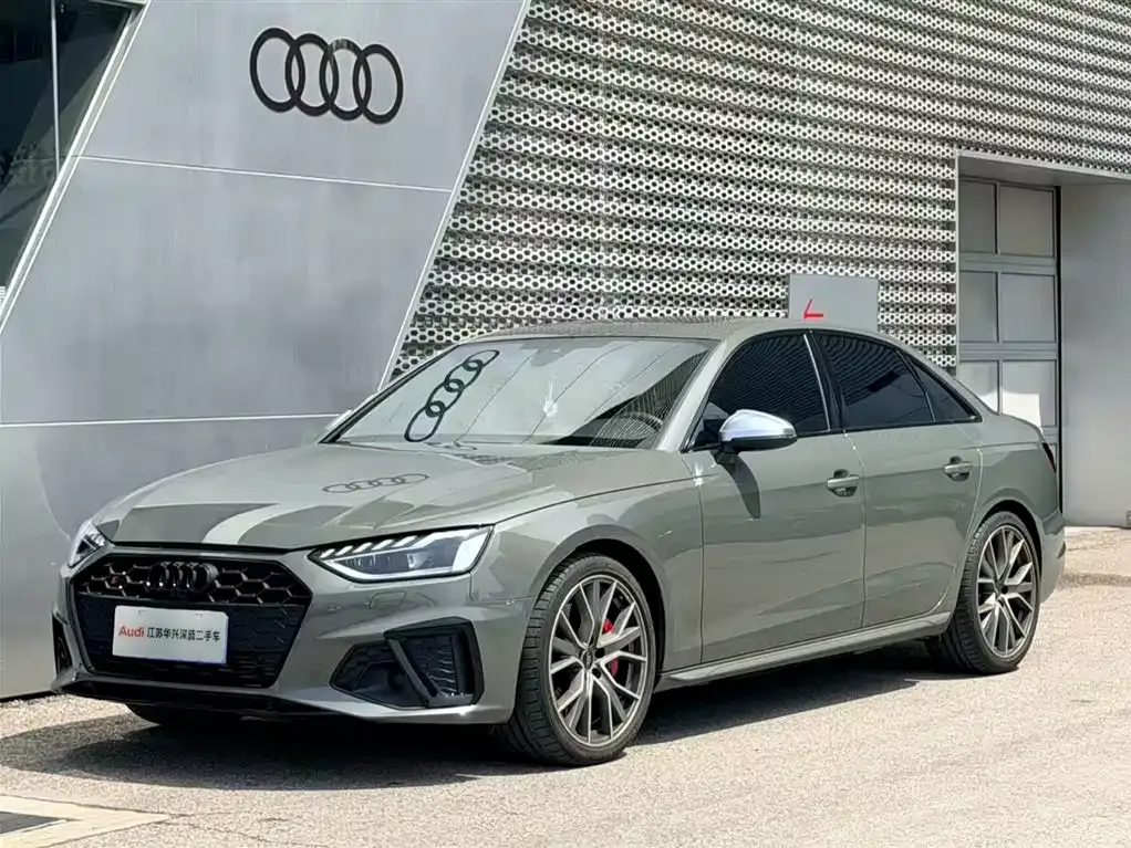 Audi S4 — фото 1