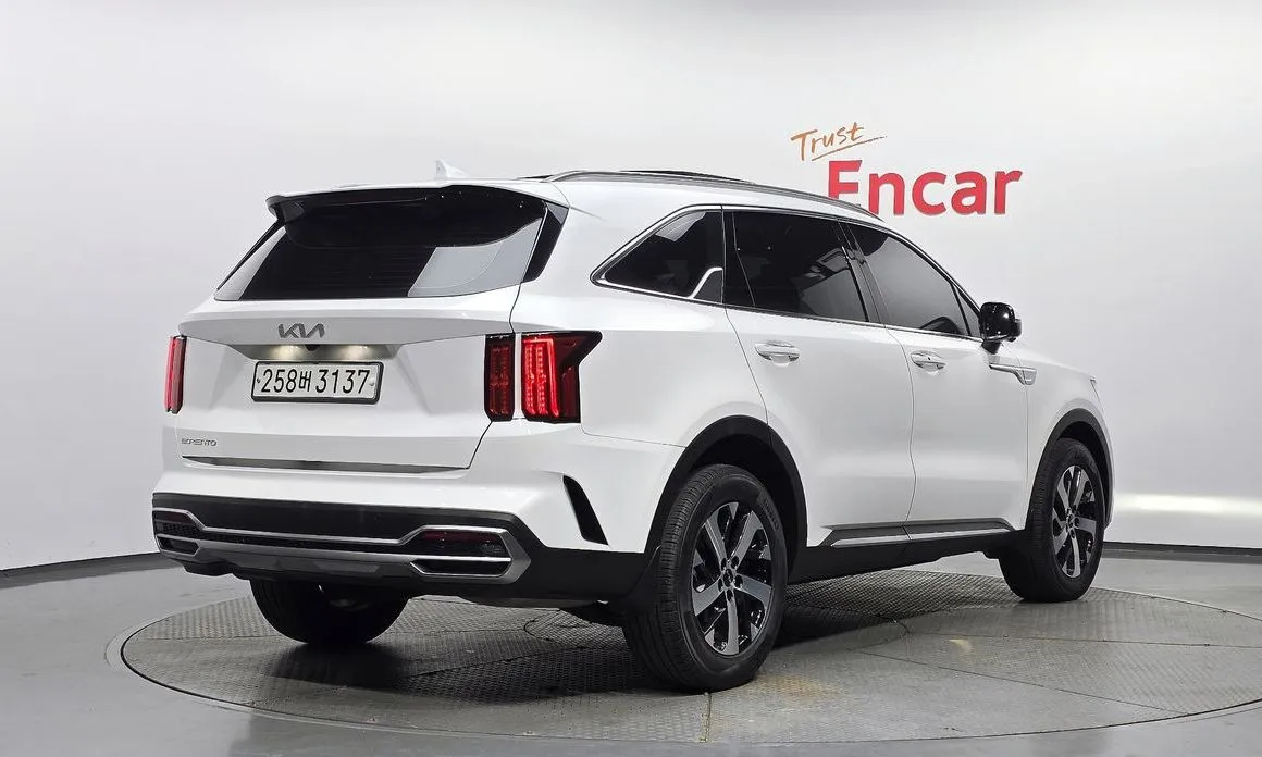 Kia Sorento — фото 10