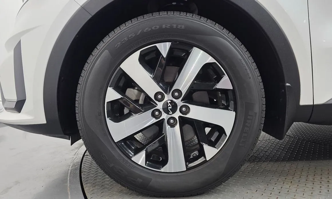 Kia Sorento — фото 6