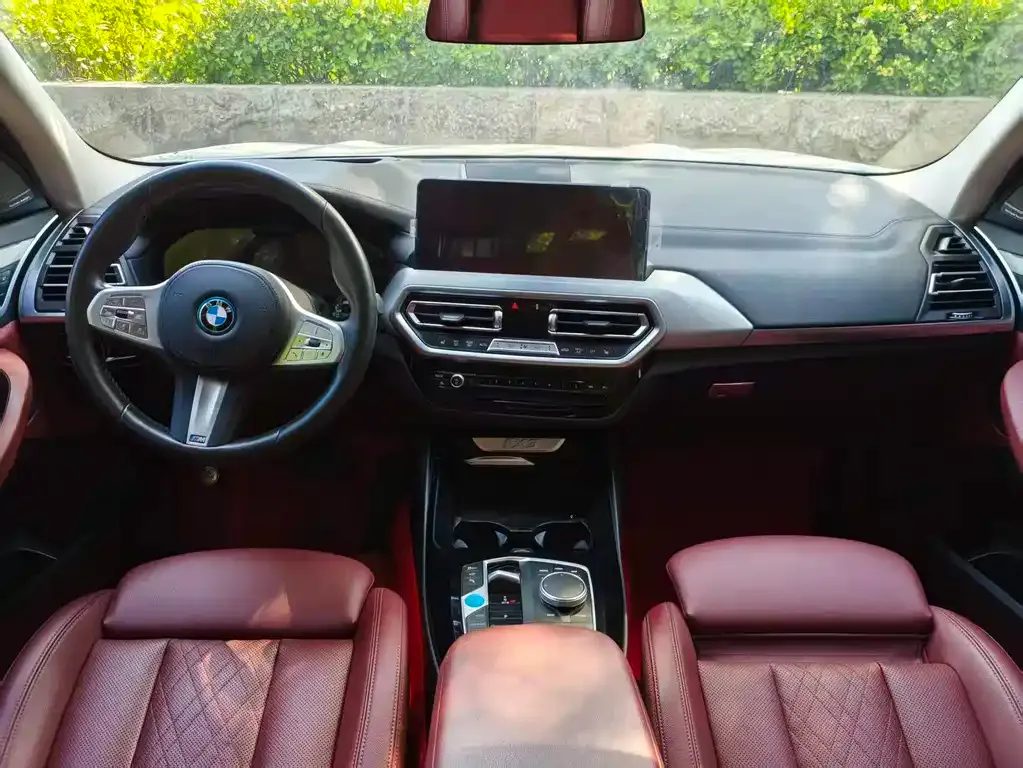 BMW iX3 — фото 4