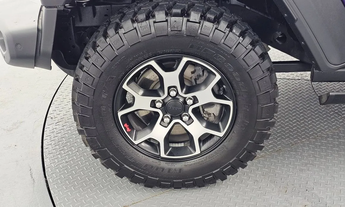 Jeep Wrangler — фото 6