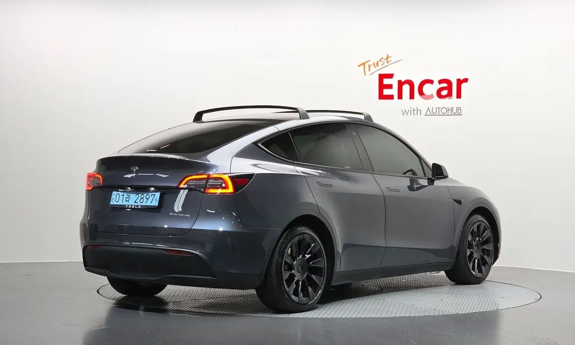 Tesla Model Y — фото 5