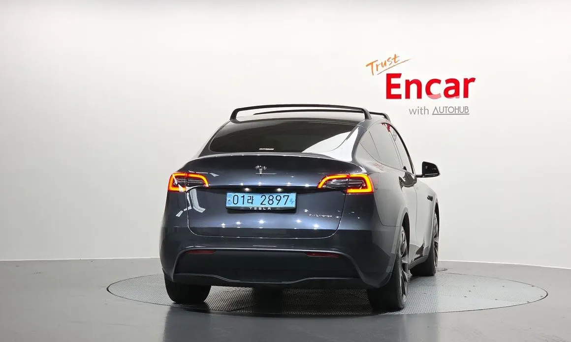 Tesla Model Y — фото 2