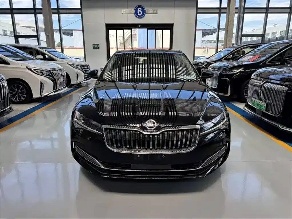 Skoda Superb — фото 3