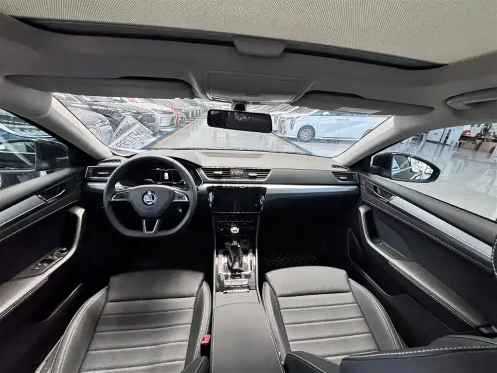 Skoda Superb — фото 5
