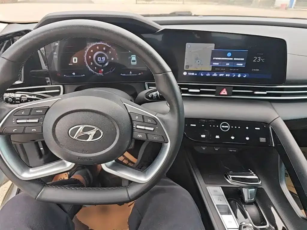 Hyundai Elantra — фото 4