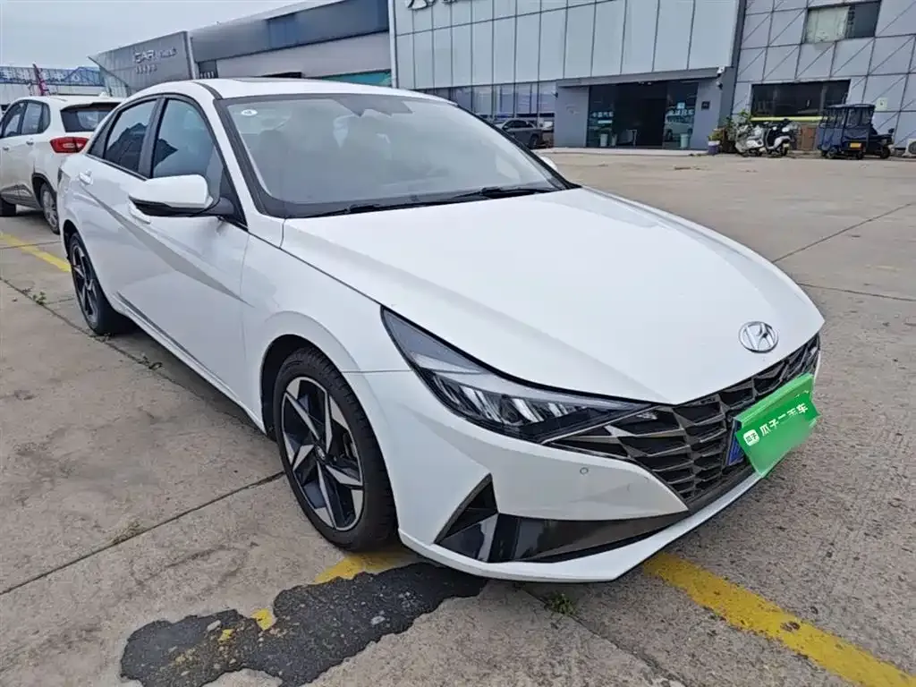 Hyundai Elantra — фото 5