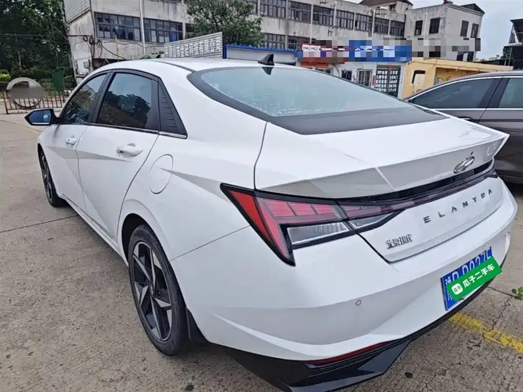 Hyundai Elantra — фото 2