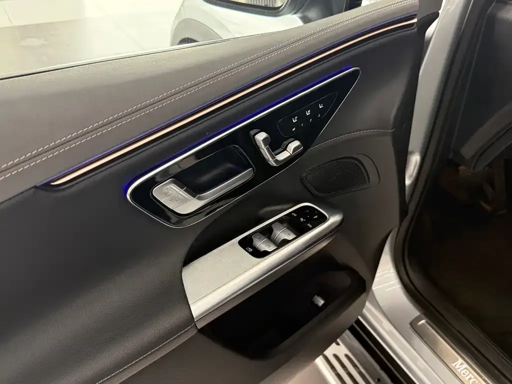 Mercedes-Benz EQE SUV — фото 2