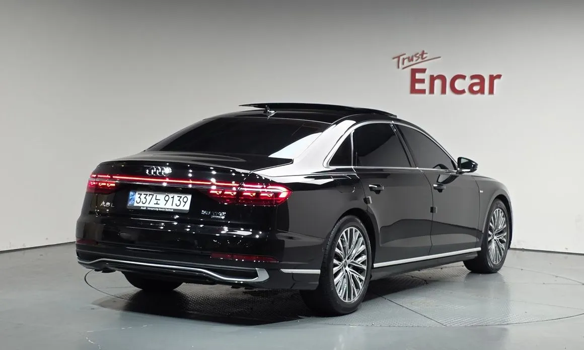 Audi A8 — фото 4
