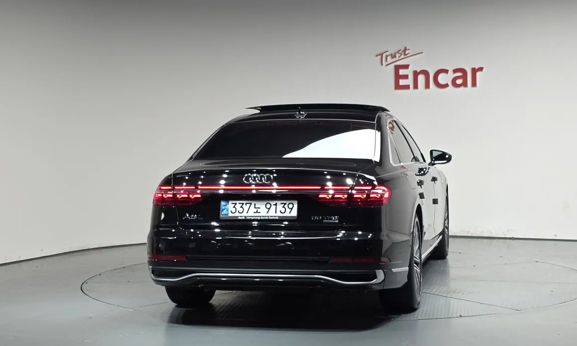 Audi A8 — фото 8