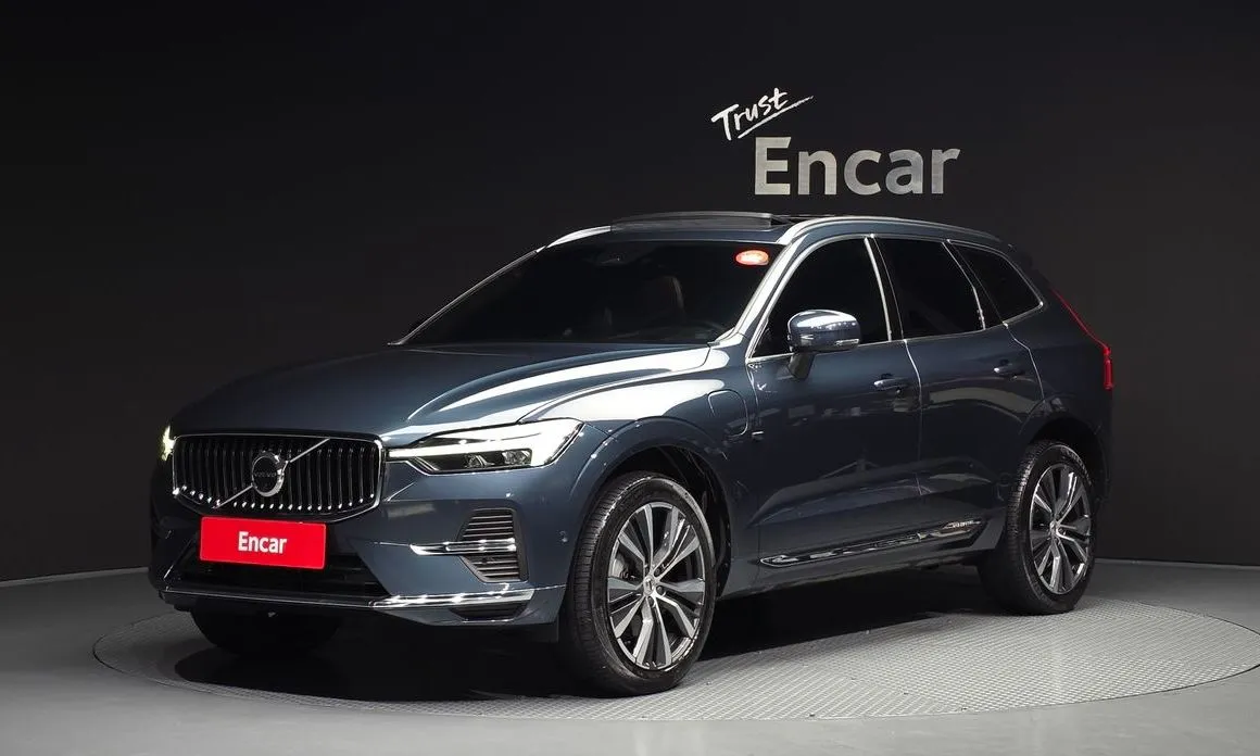 Volvo XC60 — фото 1