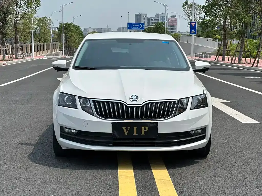 Skoda Octavia — фото 8