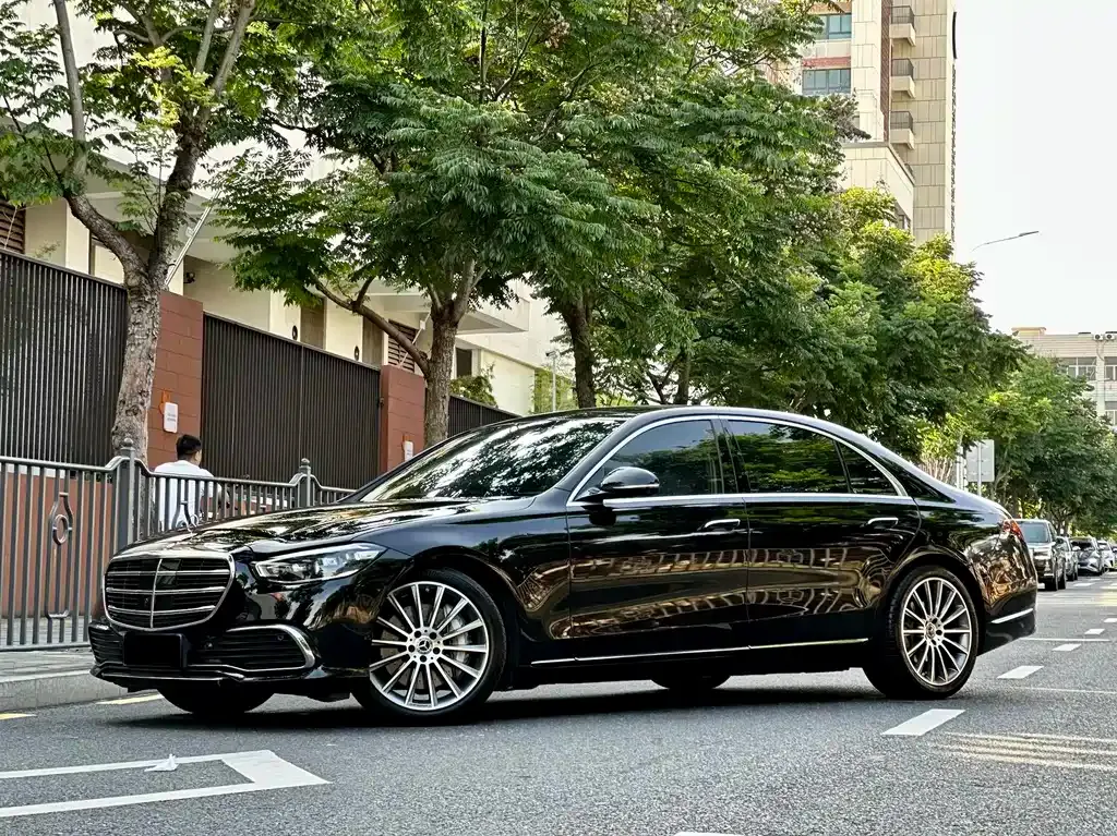 Mercedes-Benz S-Class — фото 1