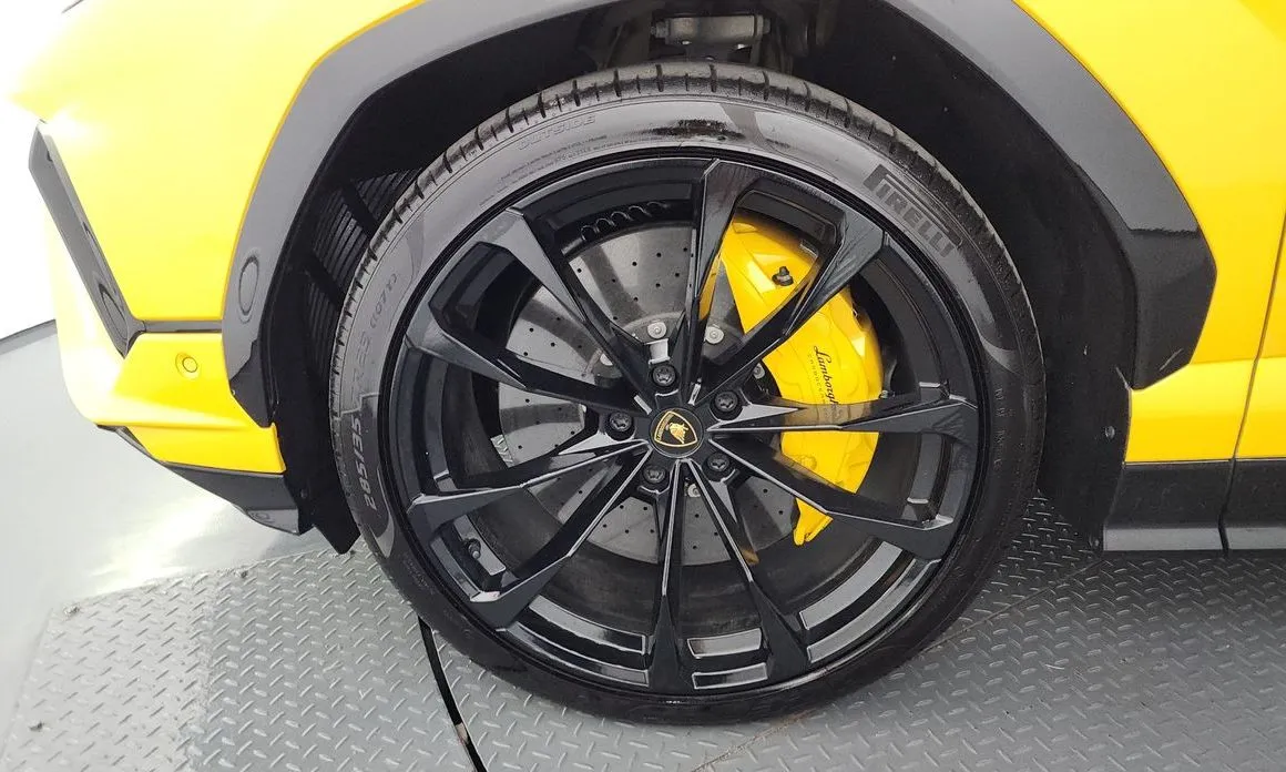 Lamborghini Urus — фото 10