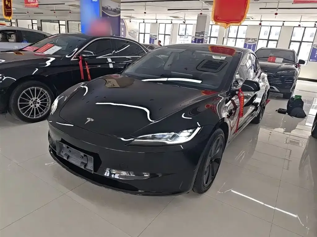 Tesla Model 3 — фото 4