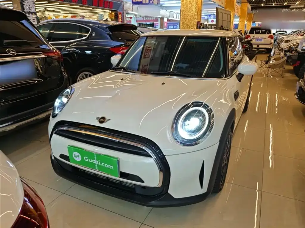 MINI Cooper (3-door) — фото 1