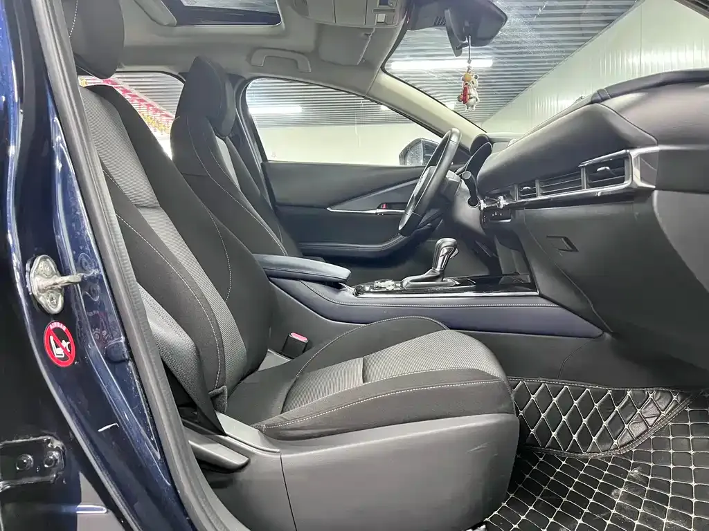 Mazda CX-30 — фото 10