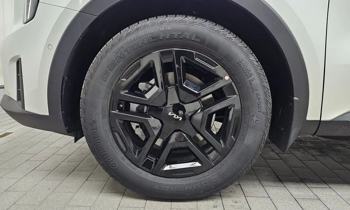 Kia Sorento — фото 10