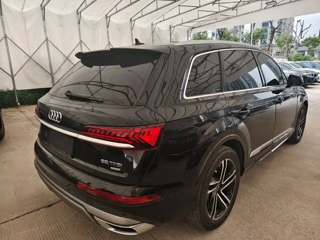 Audi Q7 — фото 2