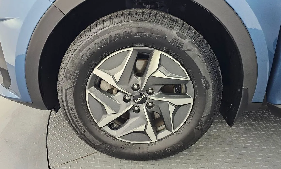 Kia Sorento — фото 10