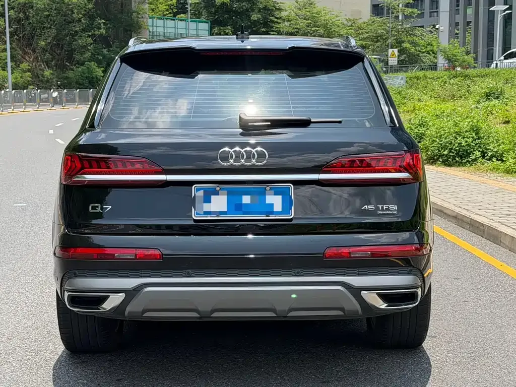 Audi Q7 — фото 5