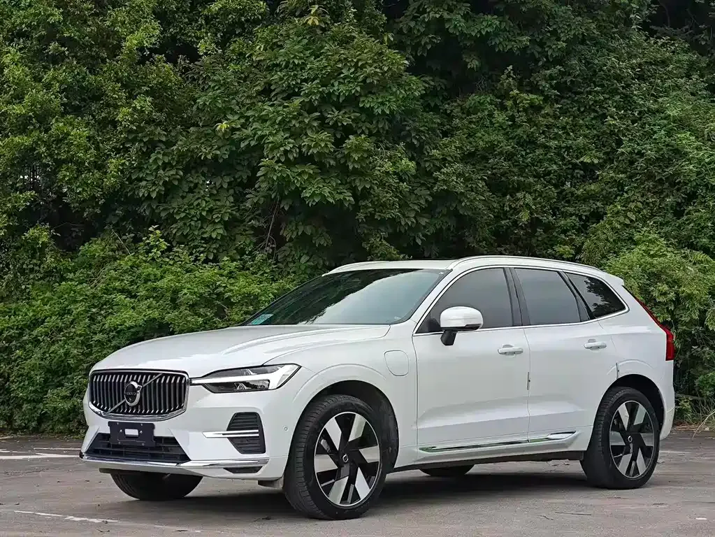 Volvo XC60 PHEV — фото 1
