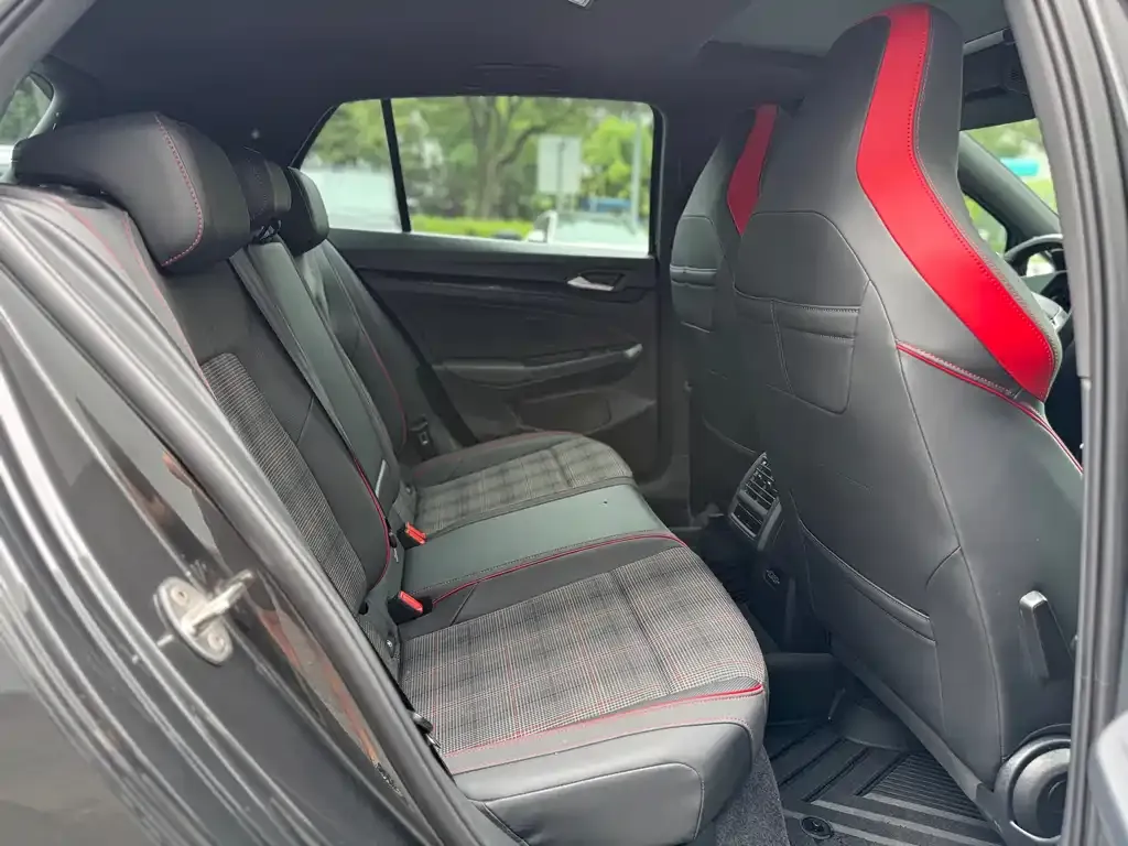 Volkswagen Golf GTI — фото 5