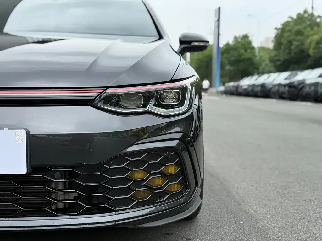 Volkswagen Golf GTI — фото 3