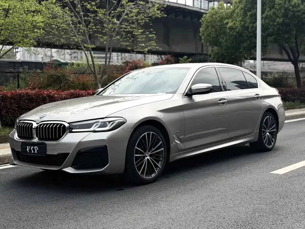 BMW 5 Series — фото 9