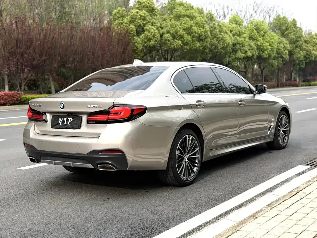 BMW 5 Series — фото 3