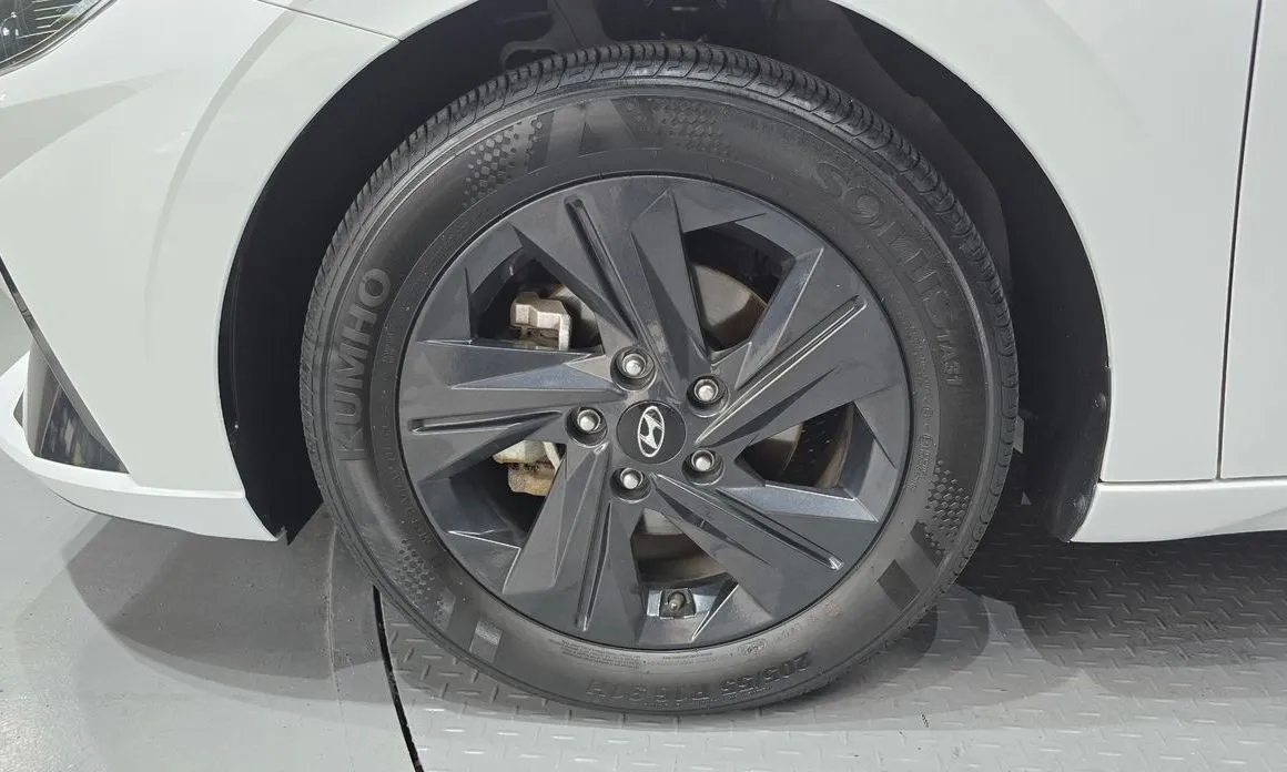 Hyundai AVANTE — фото 10
