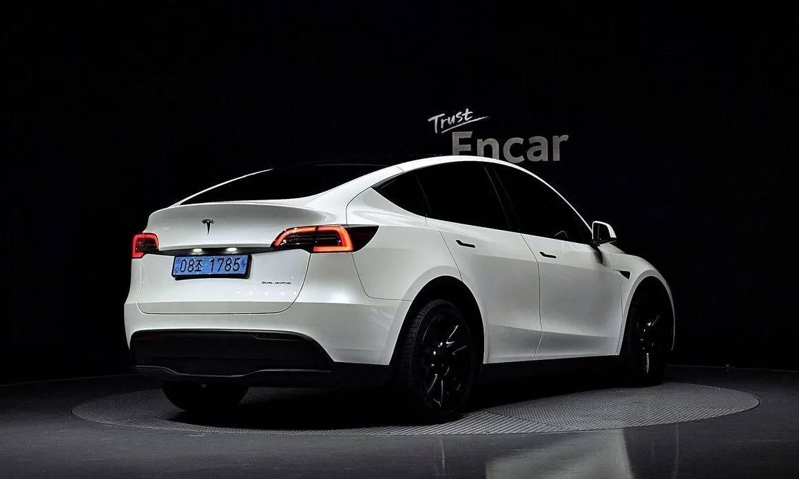 Tesla Model Y — фото 4