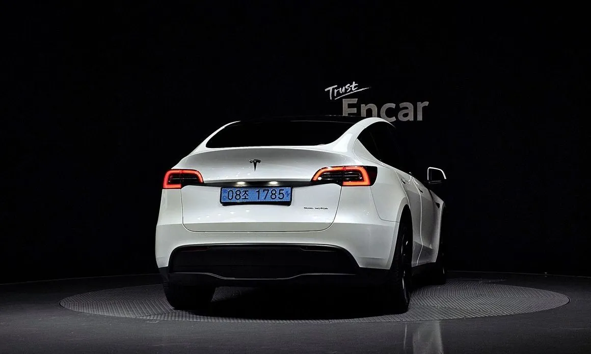 Tesla Model Y — фото 2