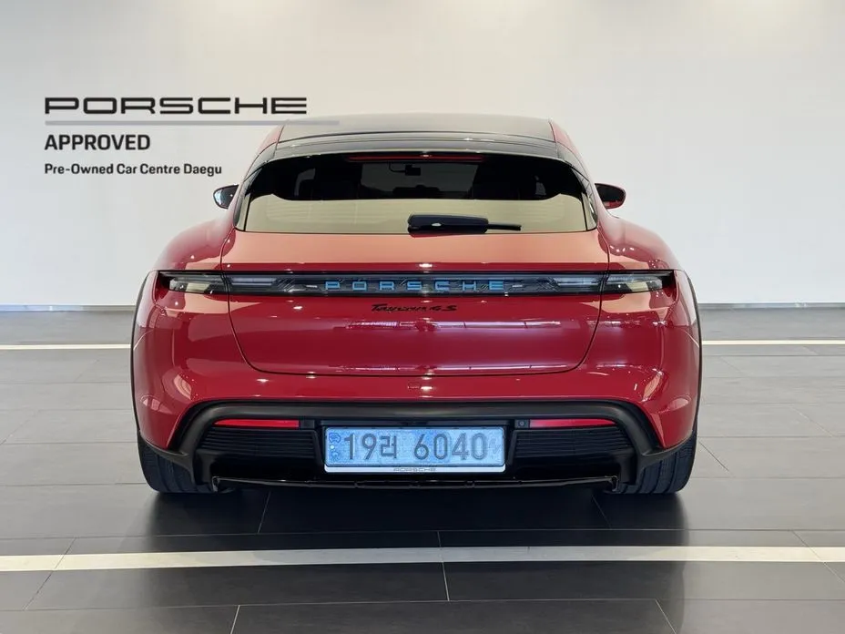 Porsche Taycan — фото 3