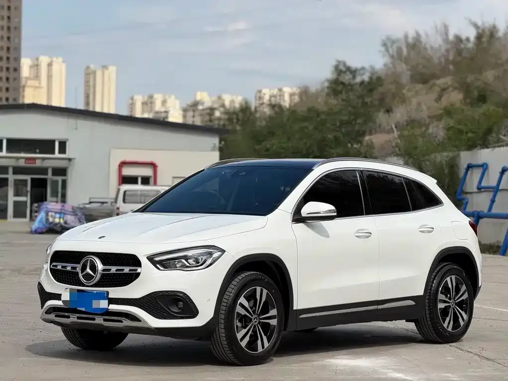 Mercedes-Benz GLA — фото 1