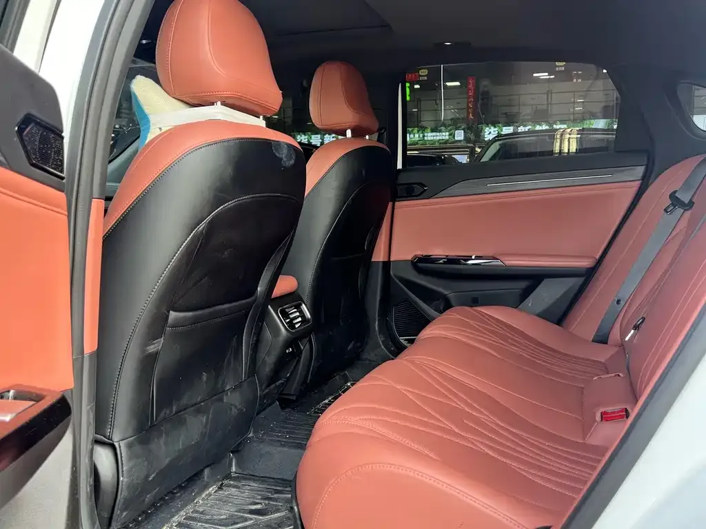 Geely Galaxy L6 — фото 10