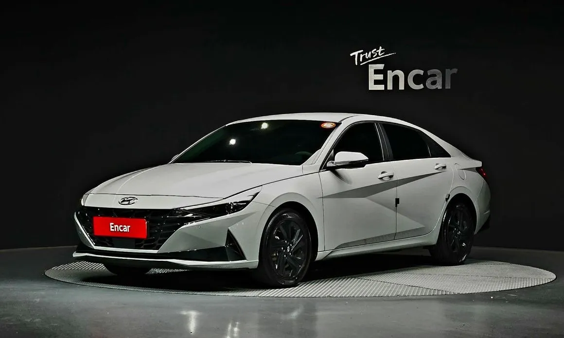 Hyundai AVANTE — фото 1