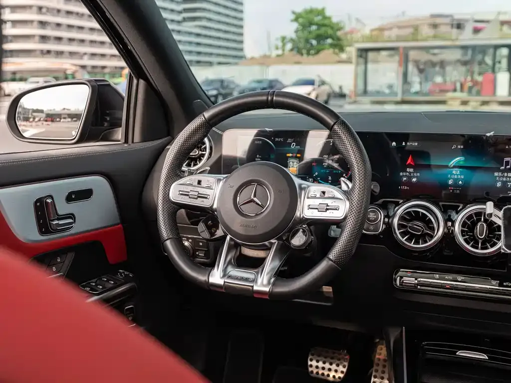 Mercedes-Benz GLA AMG — фото 7
