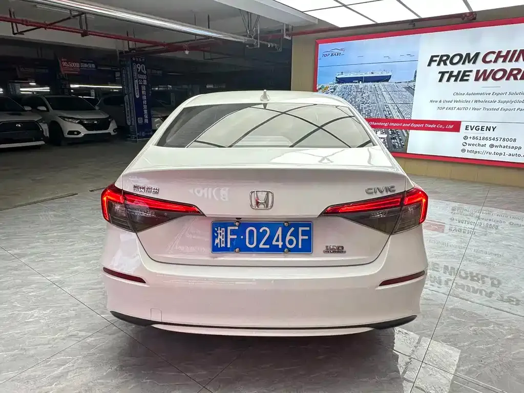 Honda Civic — фото 10