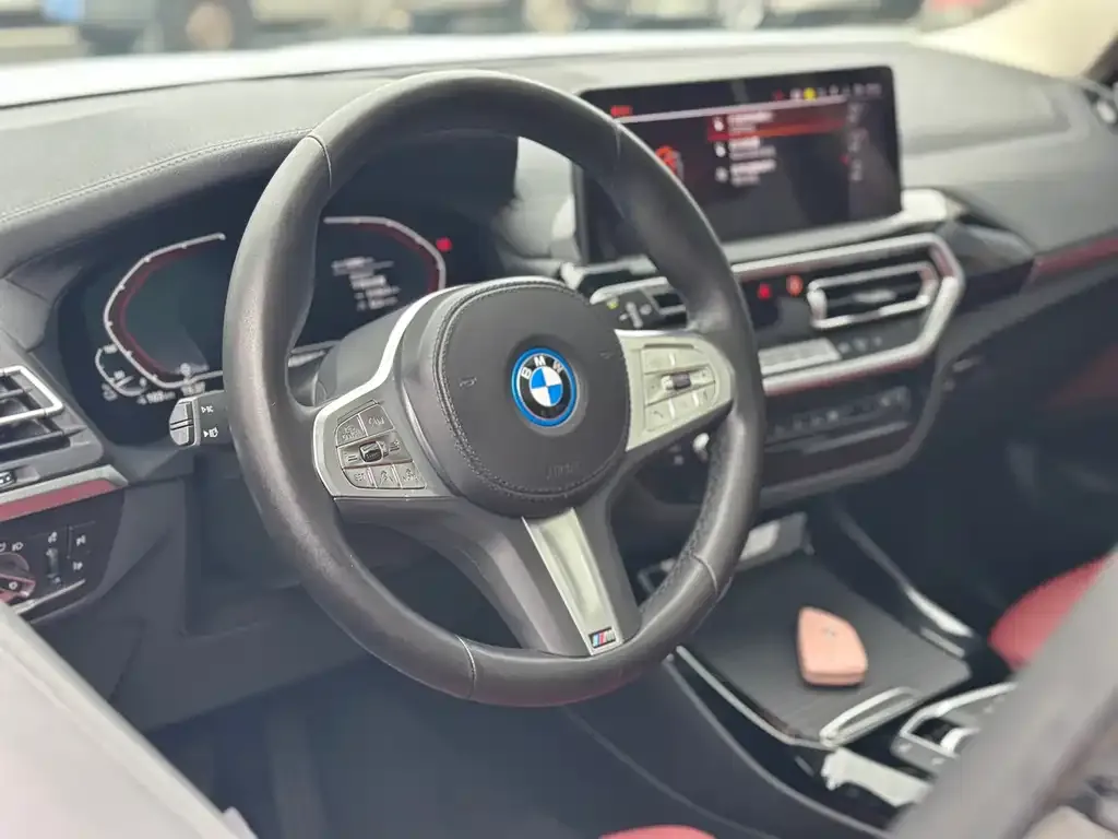 BMW iX3 — фото 2
