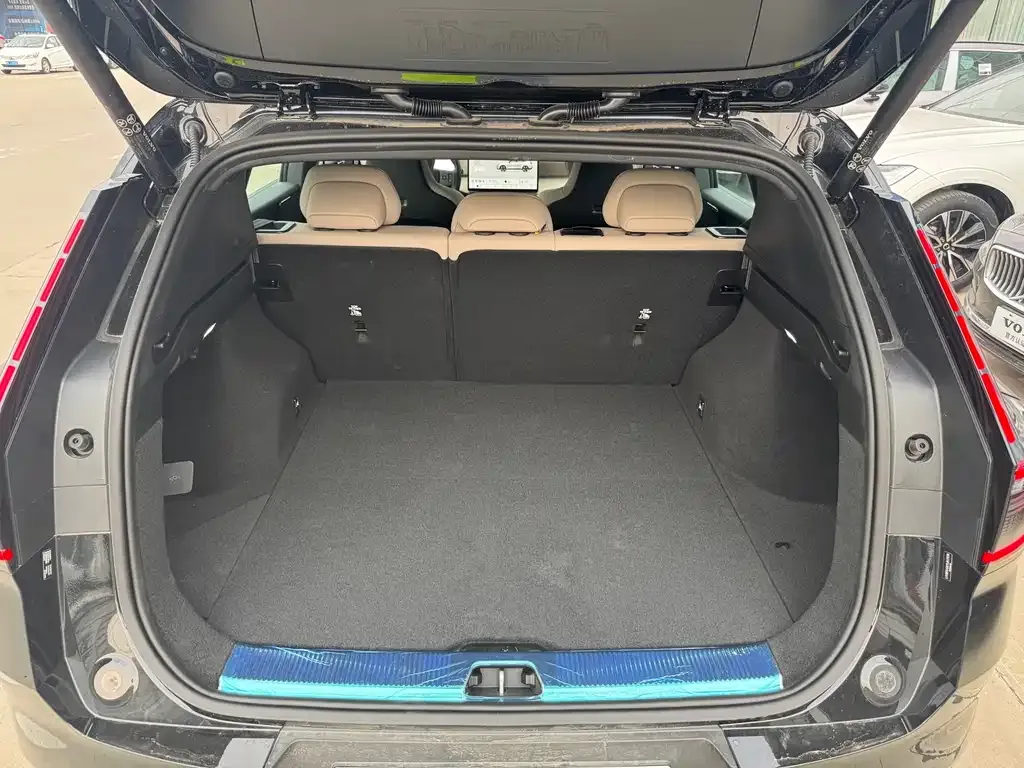 Volvo XC70 Plug-in Hybrid — фото 4
