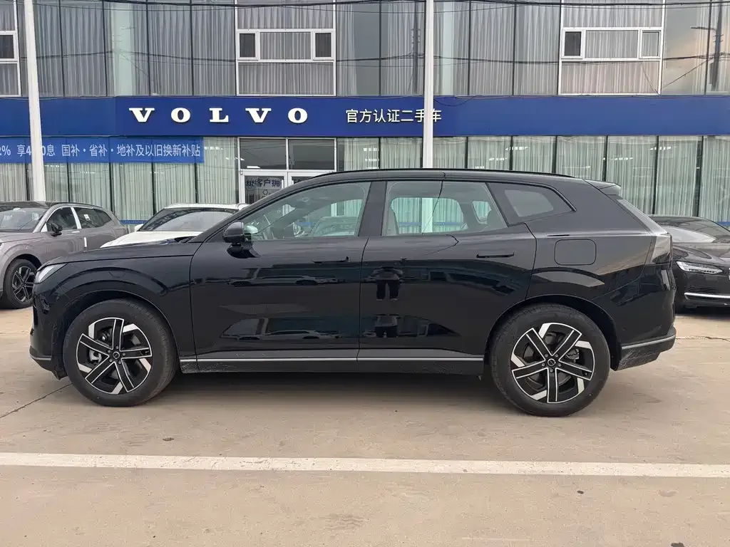 Volvo XC70 Plug-in Hybrid — фото 7
