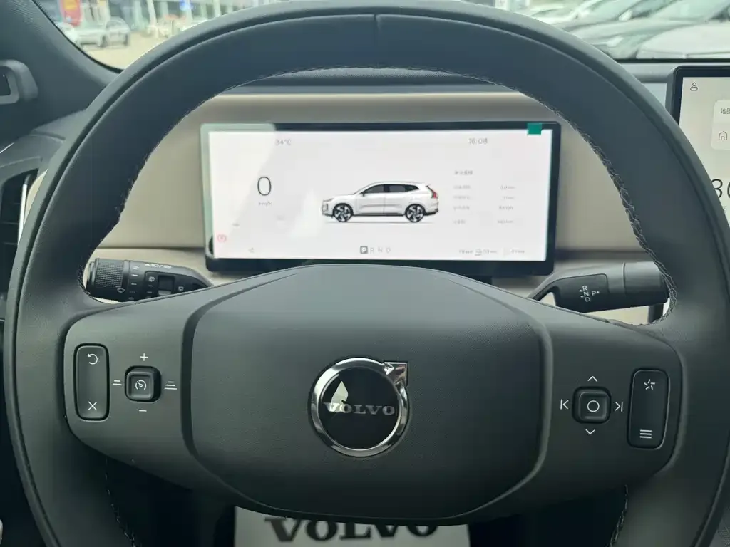 Volvo XC70 Plug-in Hybrid — фото 2