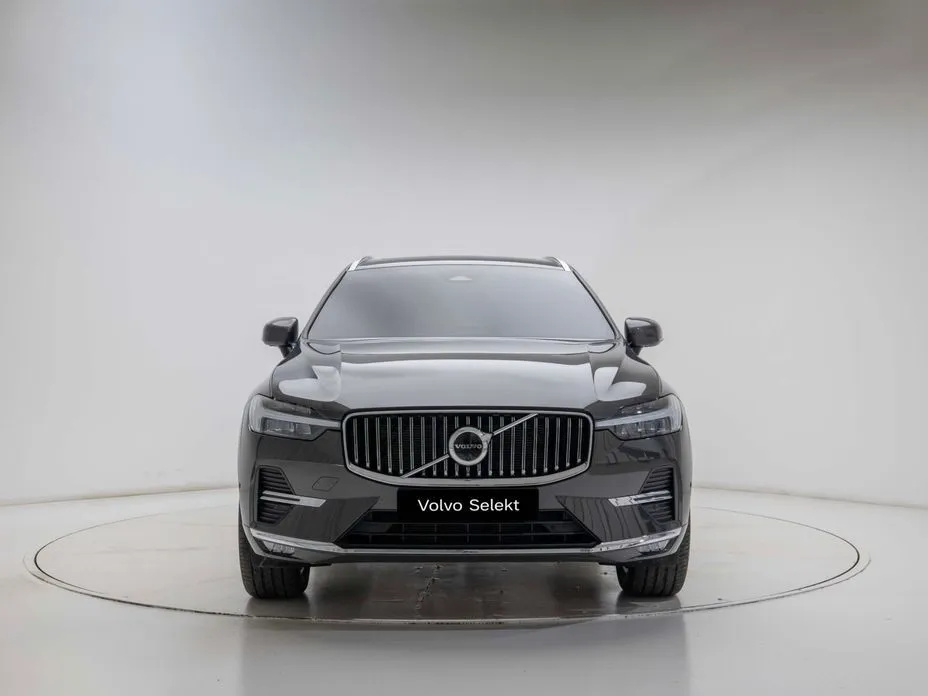 Volvo XC60 — фото 8