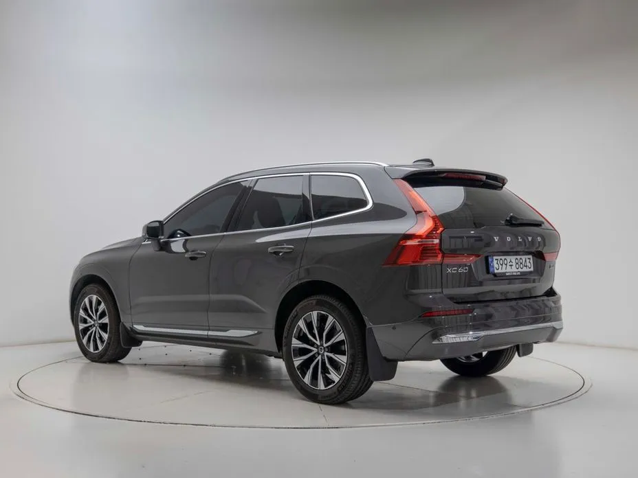 Volvo XC60 — фото 4